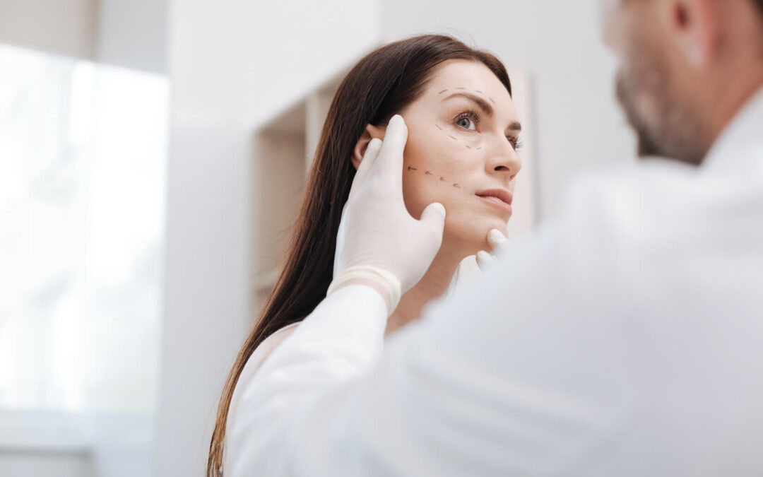 What Makes a Top Plastic Surgeon in Denver?